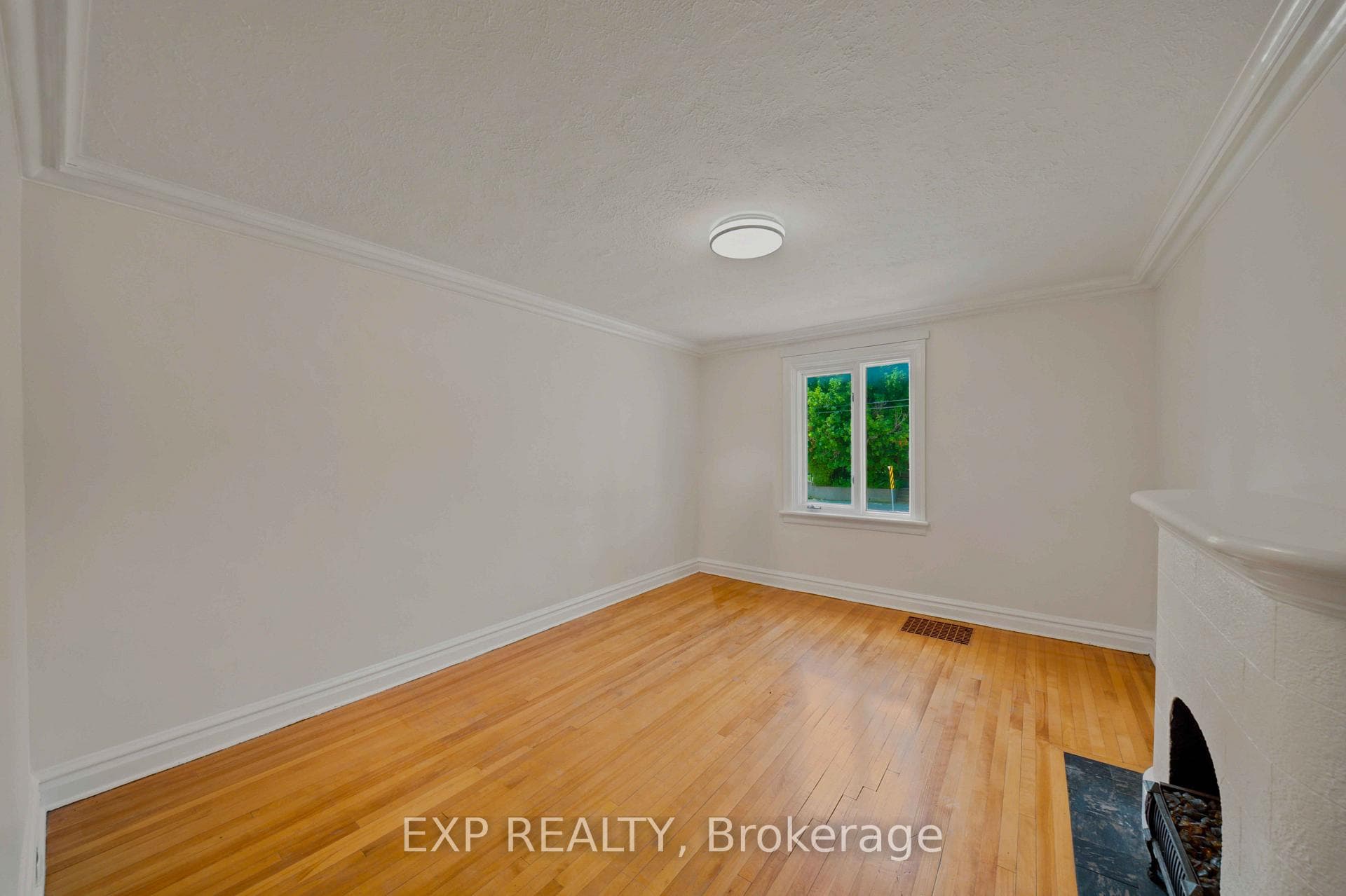 452 Sunnyside Avenue photo 5