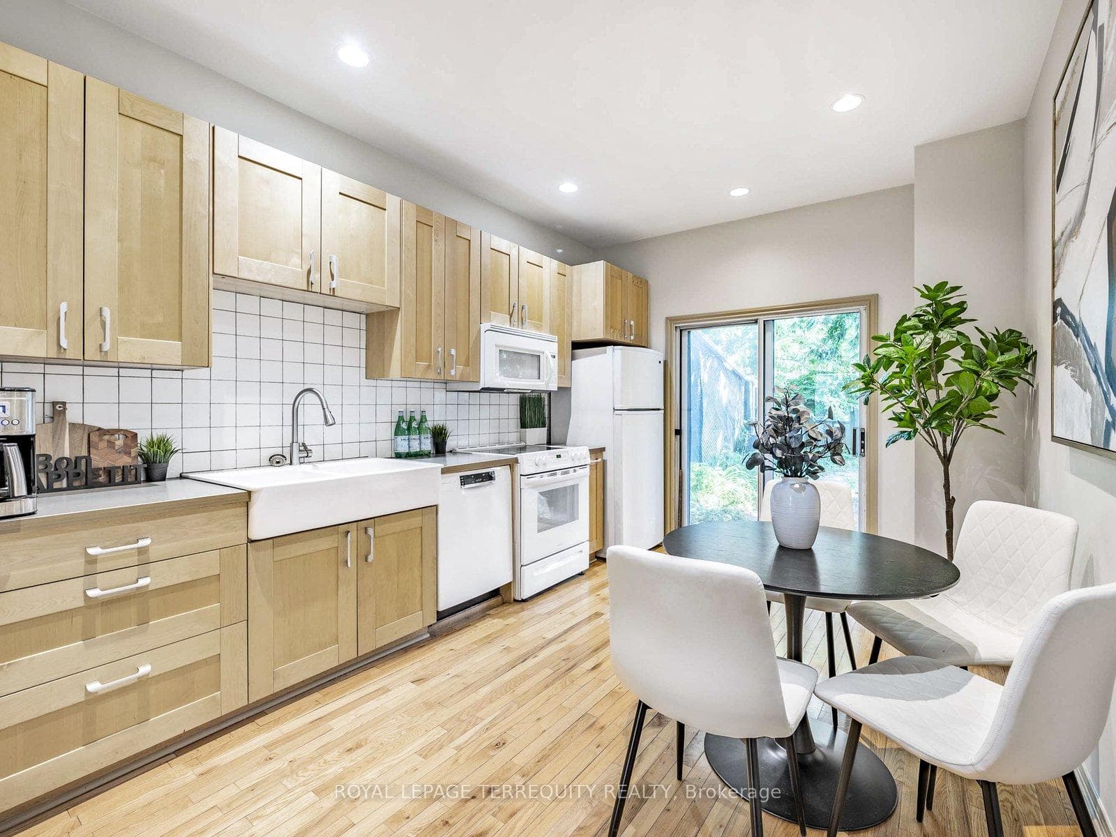 85 Jersey Avenue photo 11
