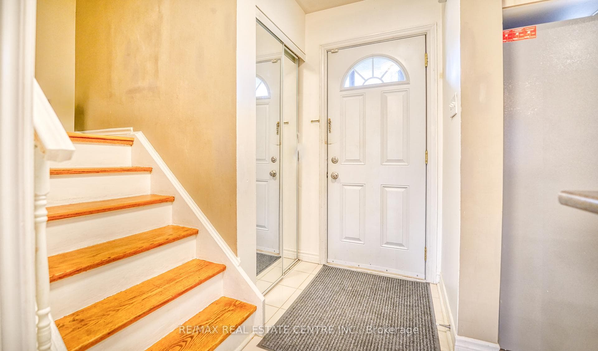 46 Dearbourne Boulevard Unit 21 photo 3