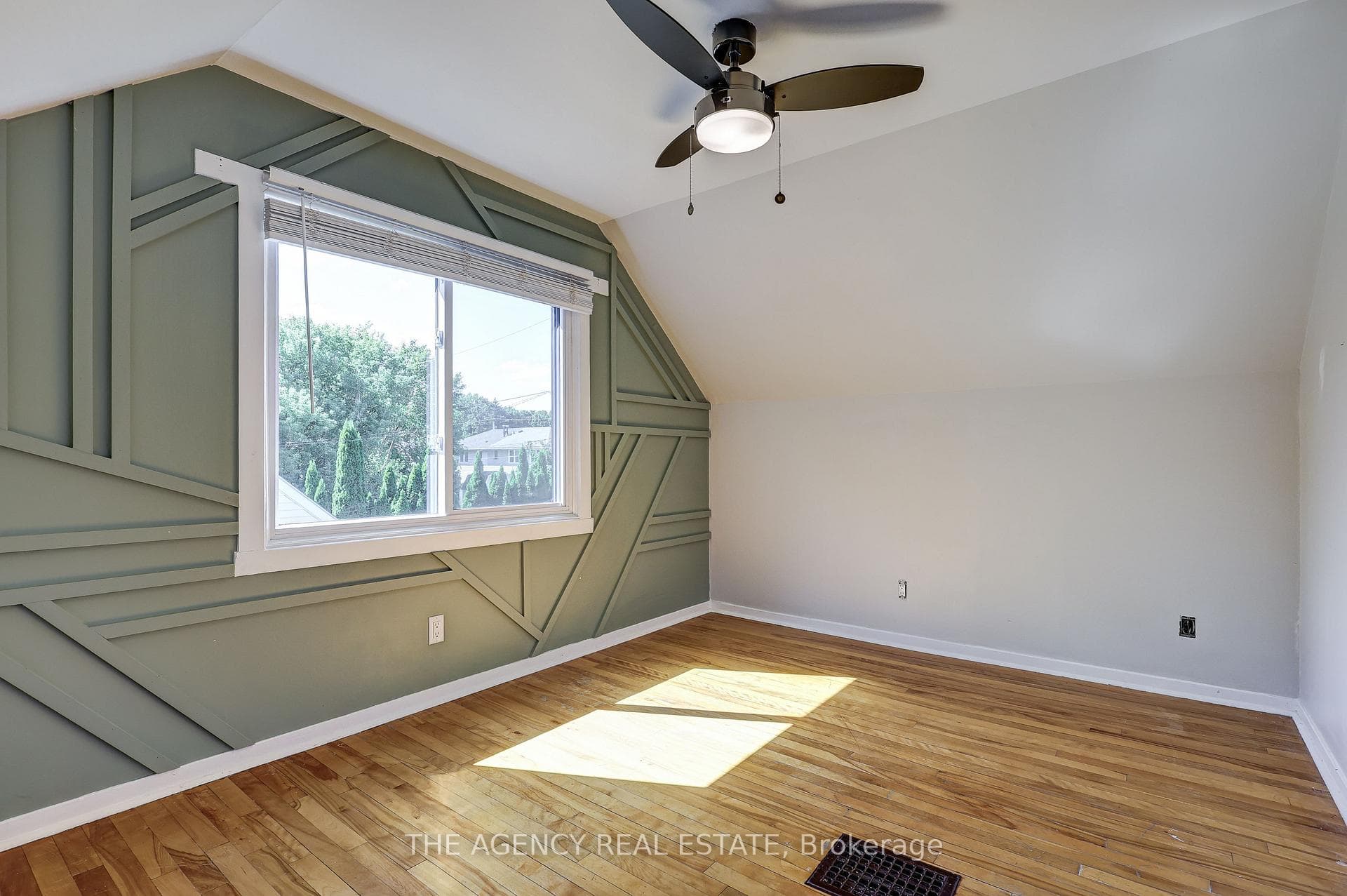 205 Rhine Avenue photo 29