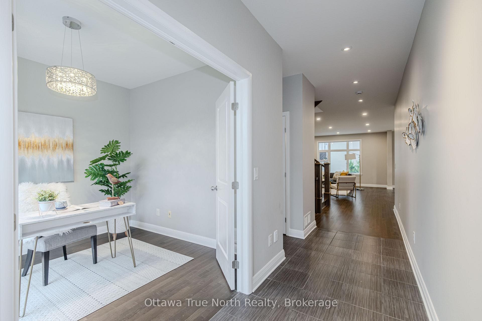 373 Huntsville Drive photo 5