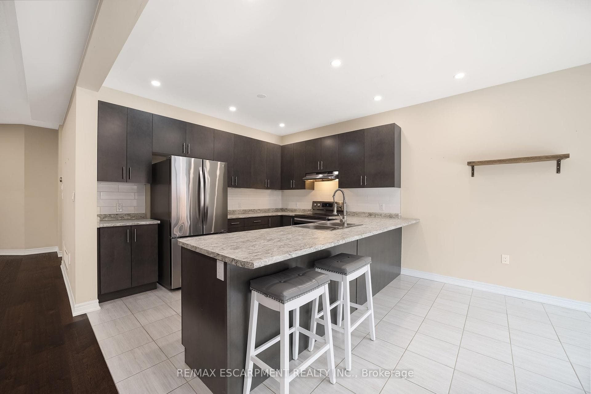 8 Bethune Avenue photo 17