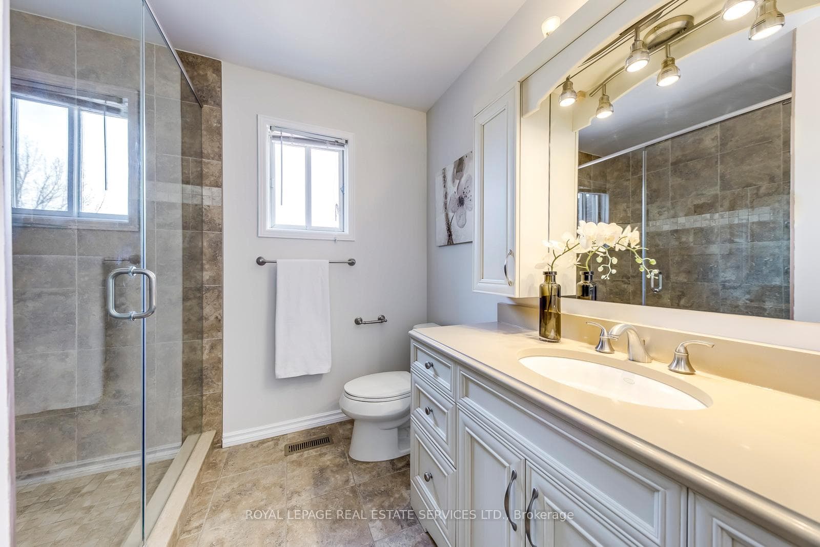 4504 Gullfoot Circle photo 32