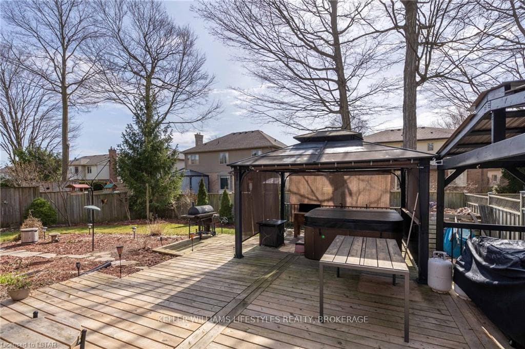 39 DEER VALLEY Crescent photo 37
