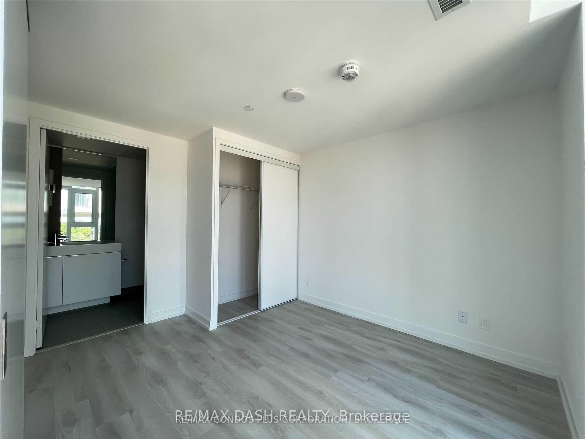 33 Helendale Avenue Unit 506 photo 17