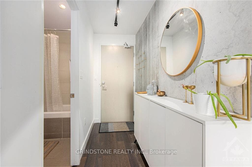 224 LYON Street Unit 603 photo 5