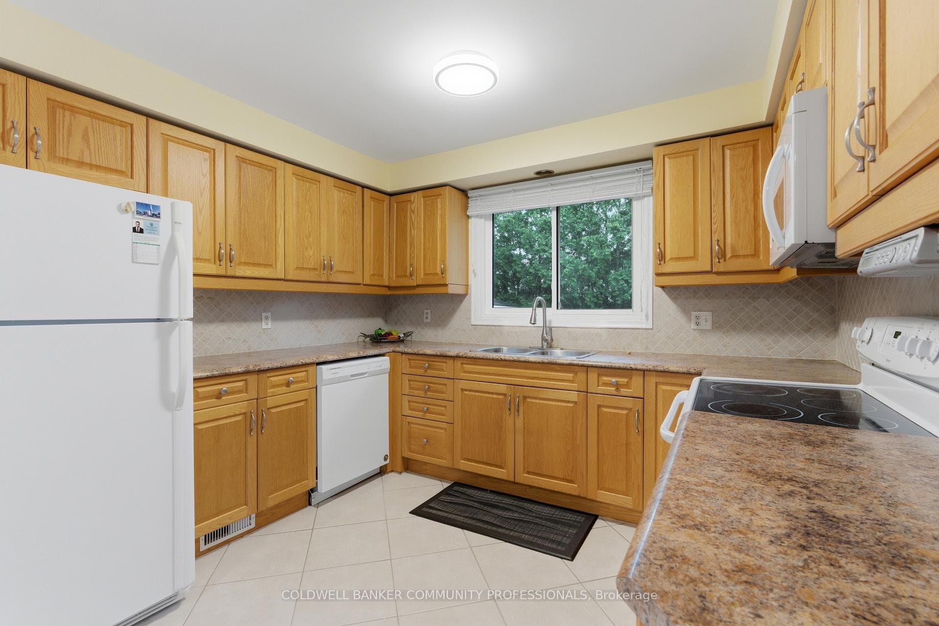 Eat in kitchen