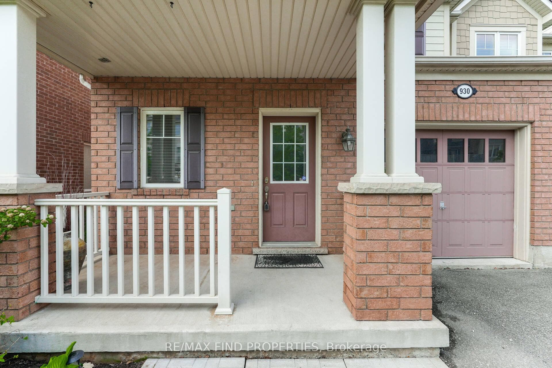 930 Hasselfeldt Heights photo 2