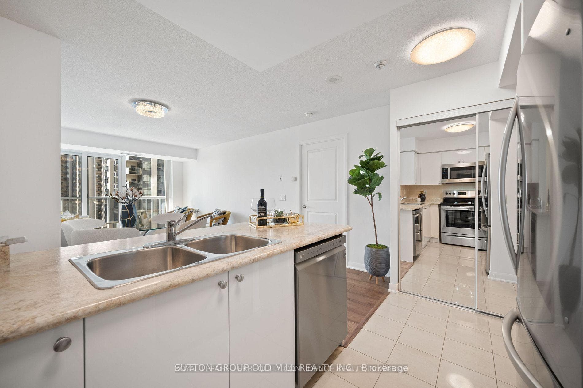 4968 Yonge Street Unit 2303 photo 11