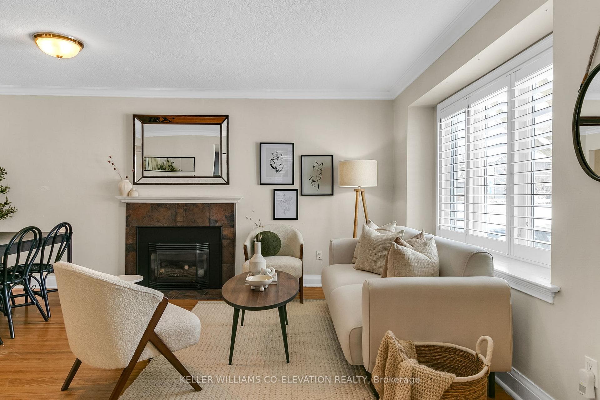 131 Meadowvale Drive photo 5