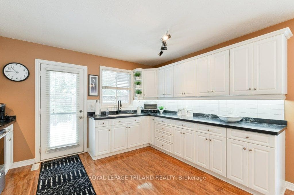 530 Highview Drive photo 13