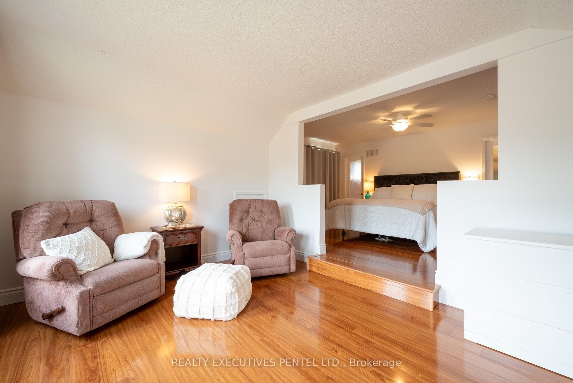 730 Daintry Crescent photo 27