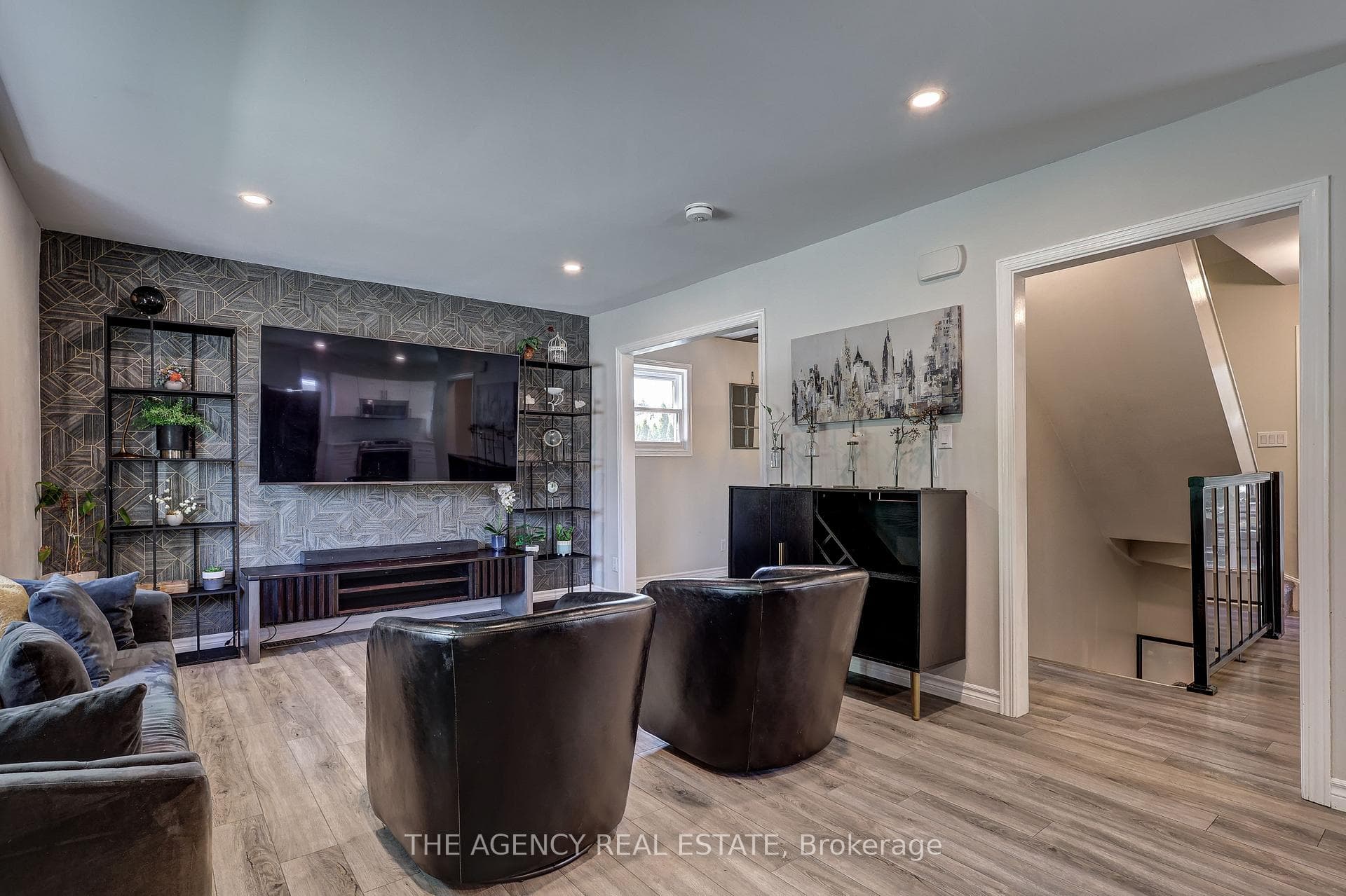 205 Rhine Avenue photo 3