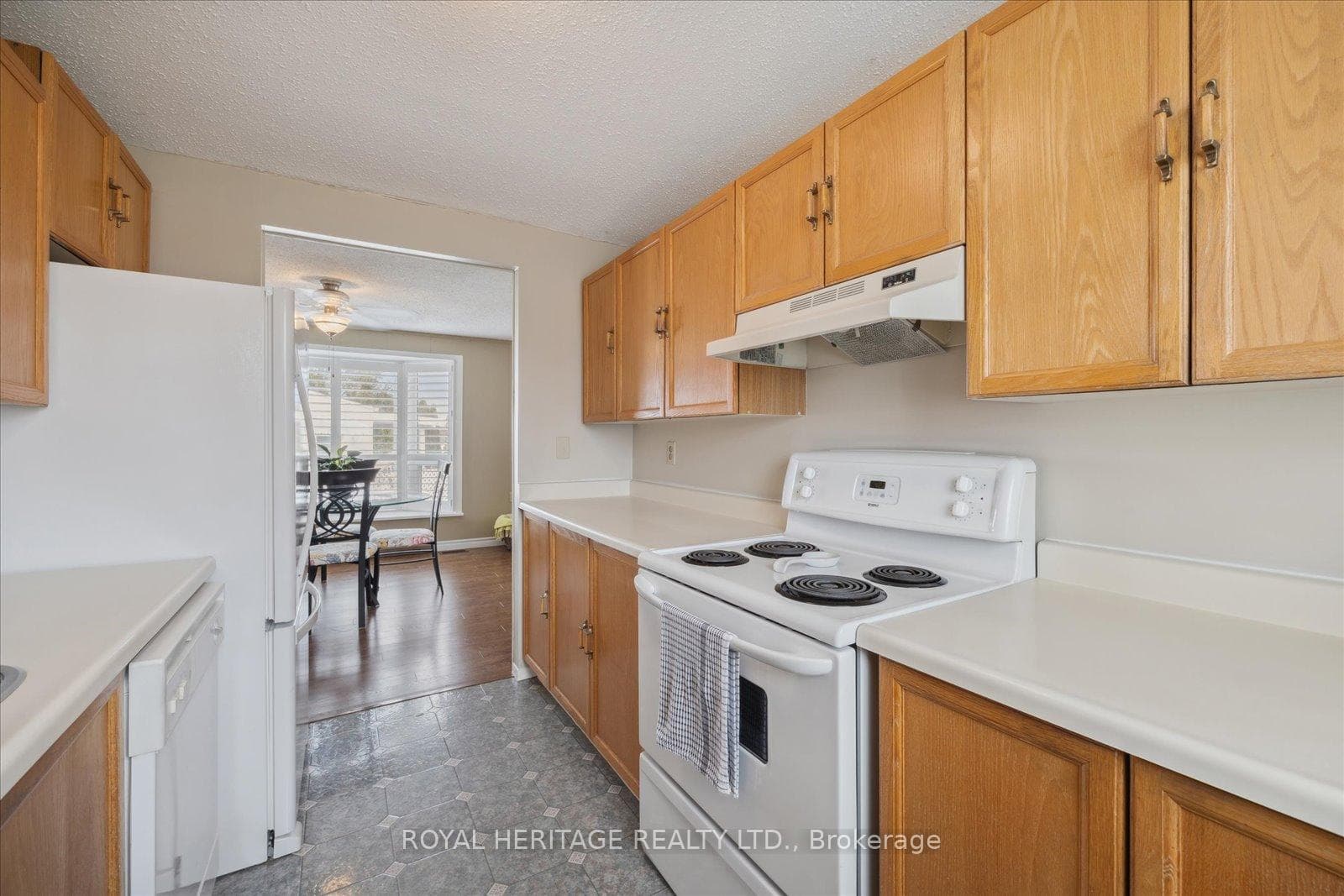 11 Cabot Court photo 11
