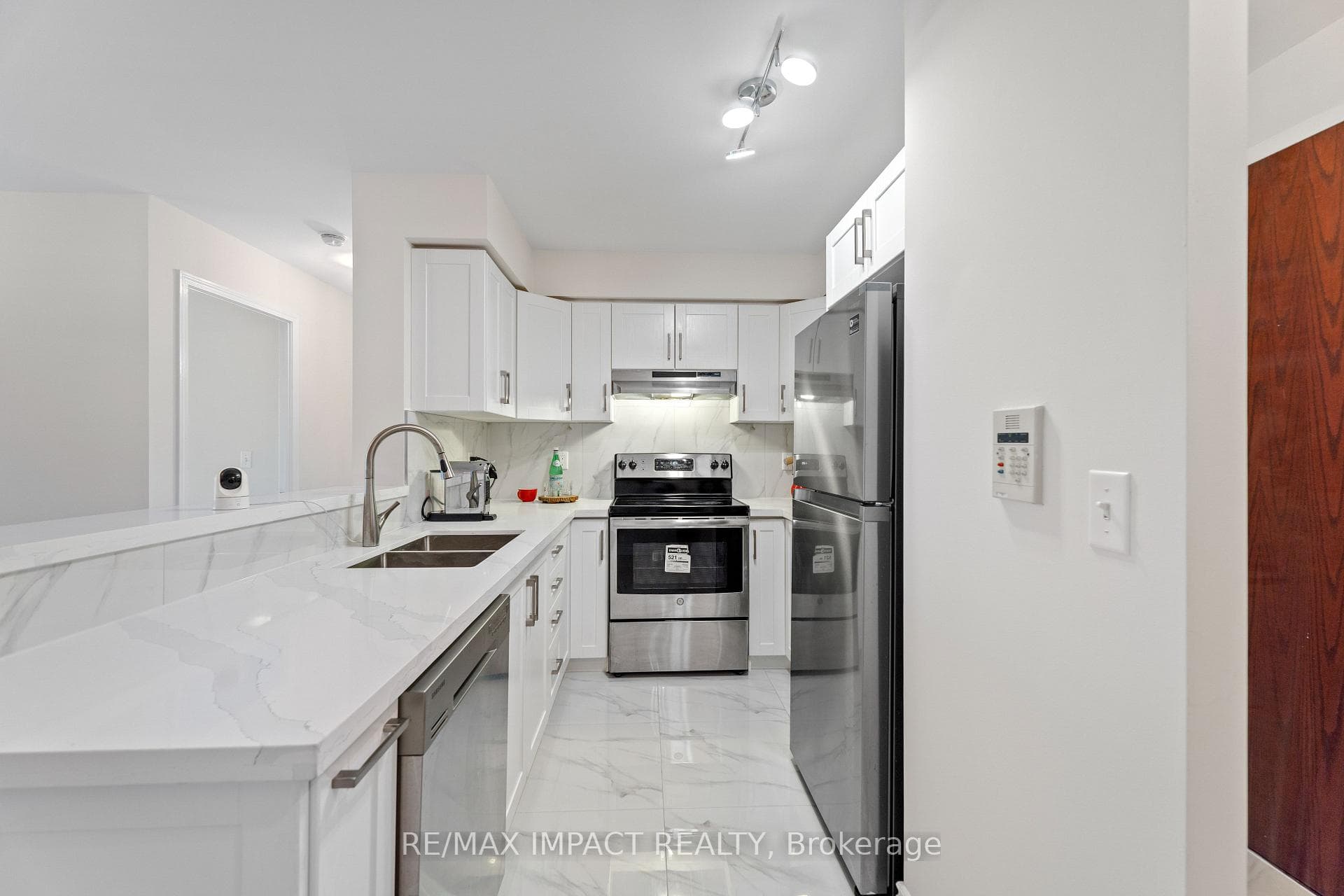 2565 Erin Centre Boulevard Unit 1007 photo 9