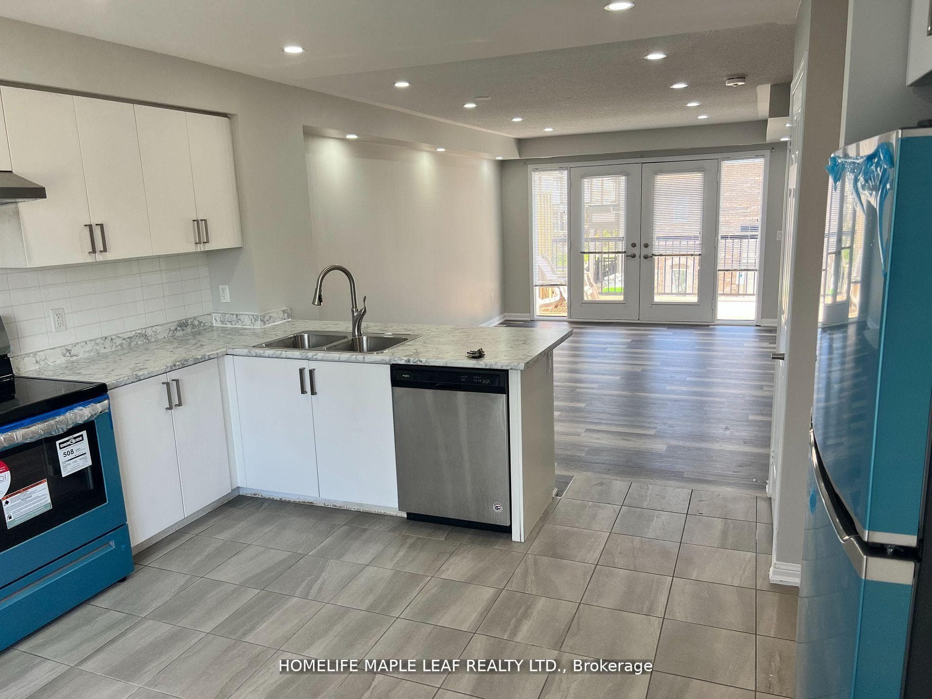 1 Beckenrose Court Unit 10 photo 3