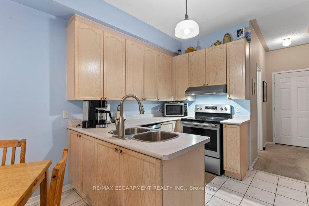 76 Morrison Crescent photo 19