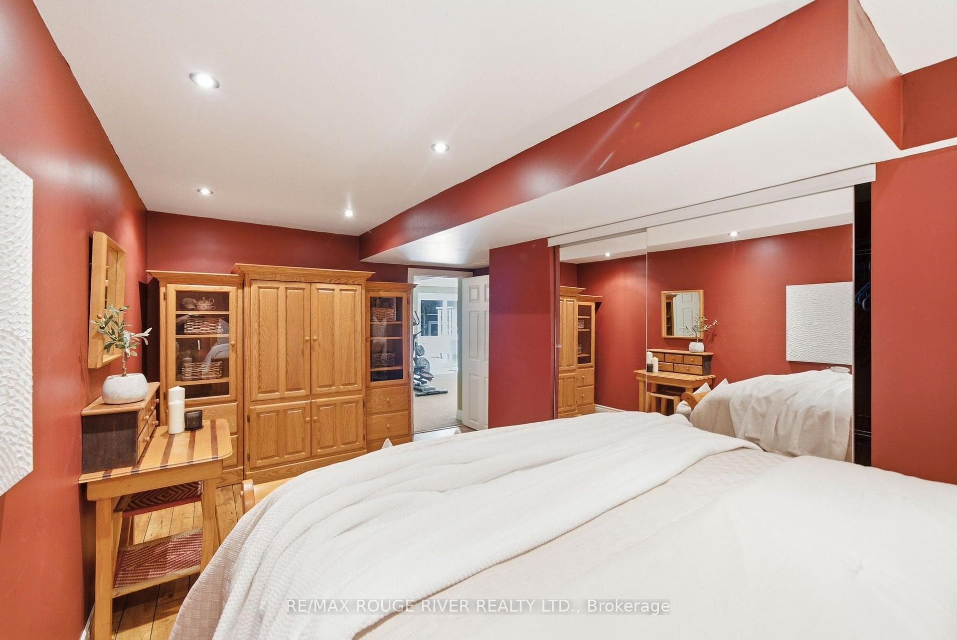 2774 Les Davey Road photo 33