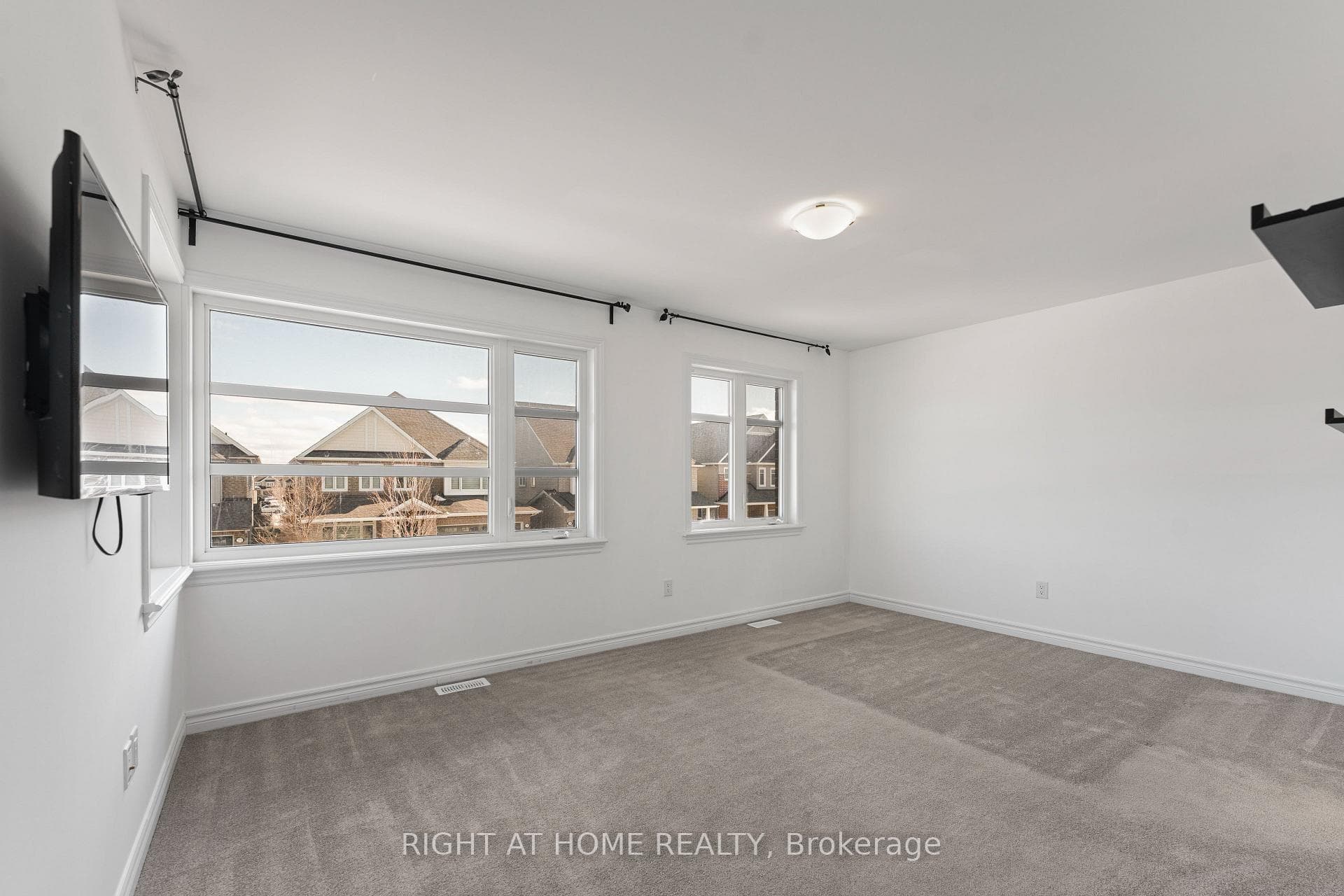 231 OSTERLEY Way photo 10