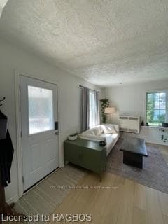 16 QUEEN Street Unit 1 photo 4