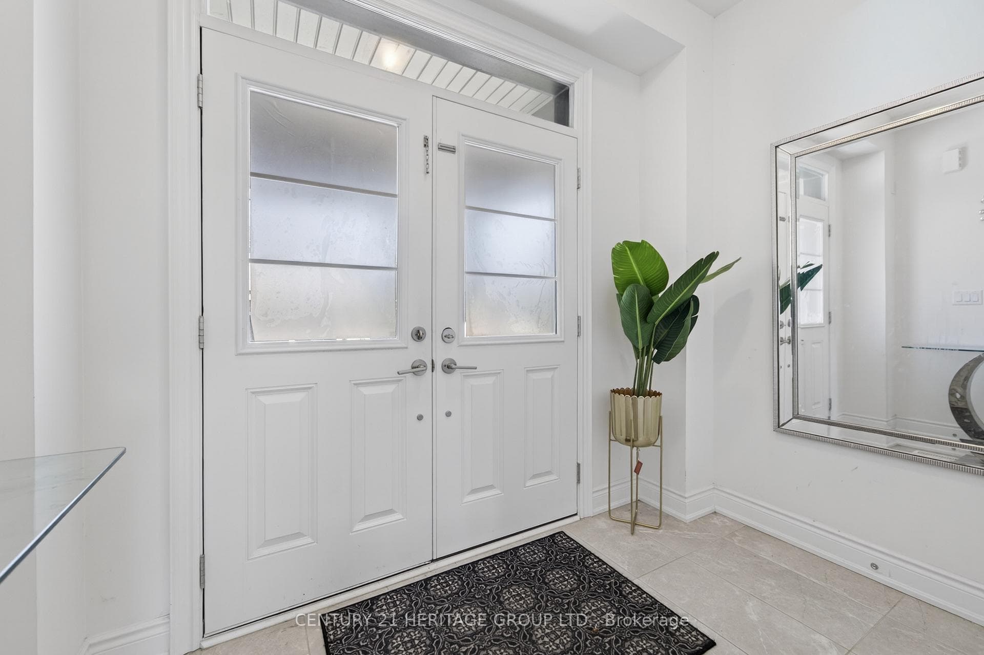 77 Montrose Boulevard photo 3