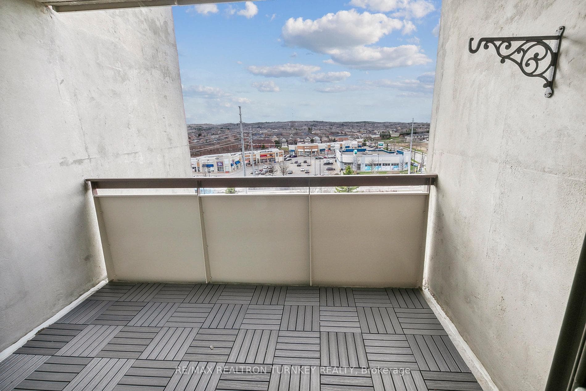 1st private balcony