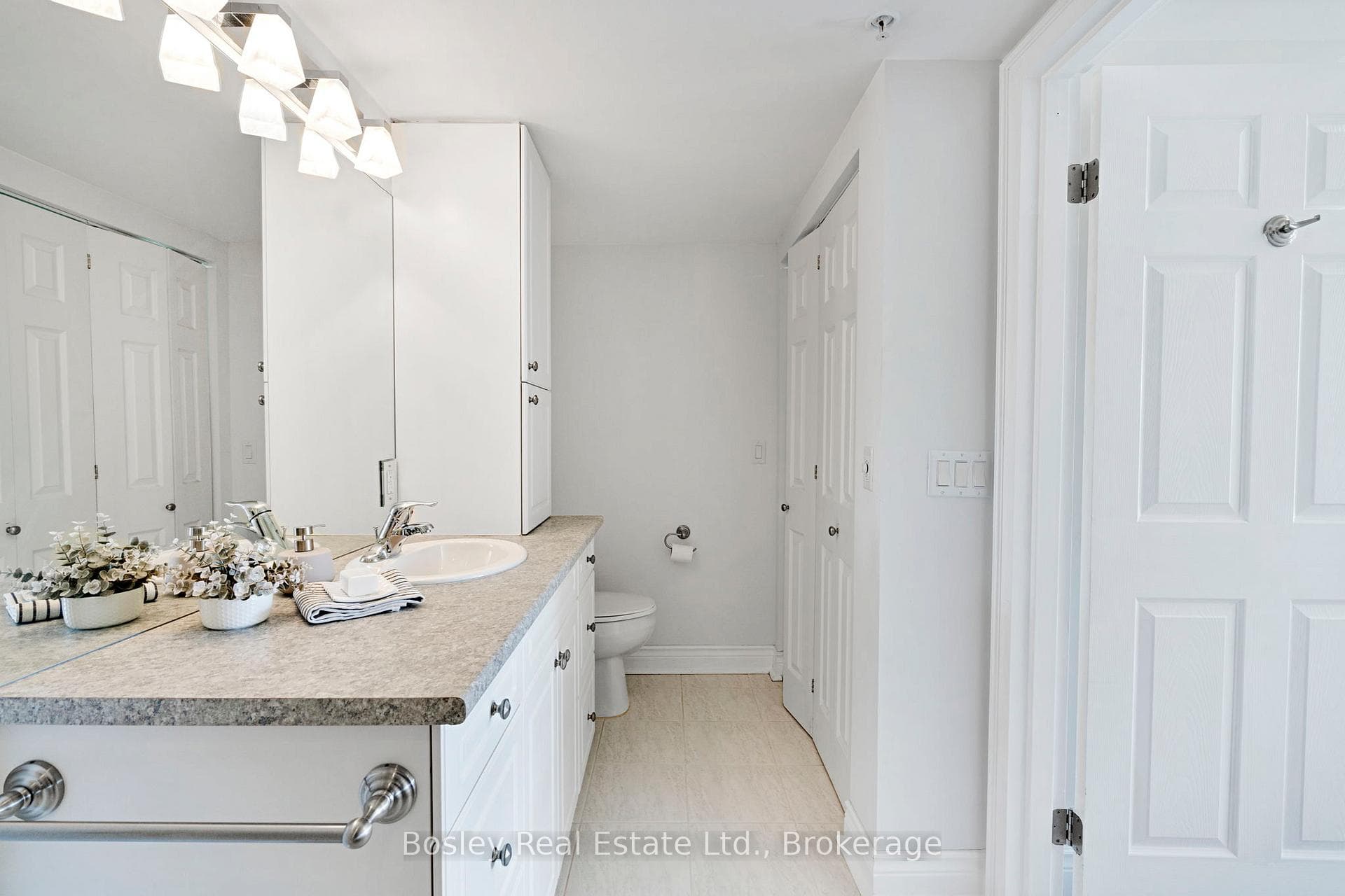 91 Raglan Street Unit 411 photo 17