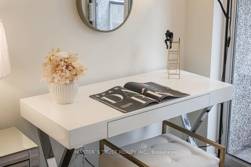55 Bloor Street Unit 607 photo 17