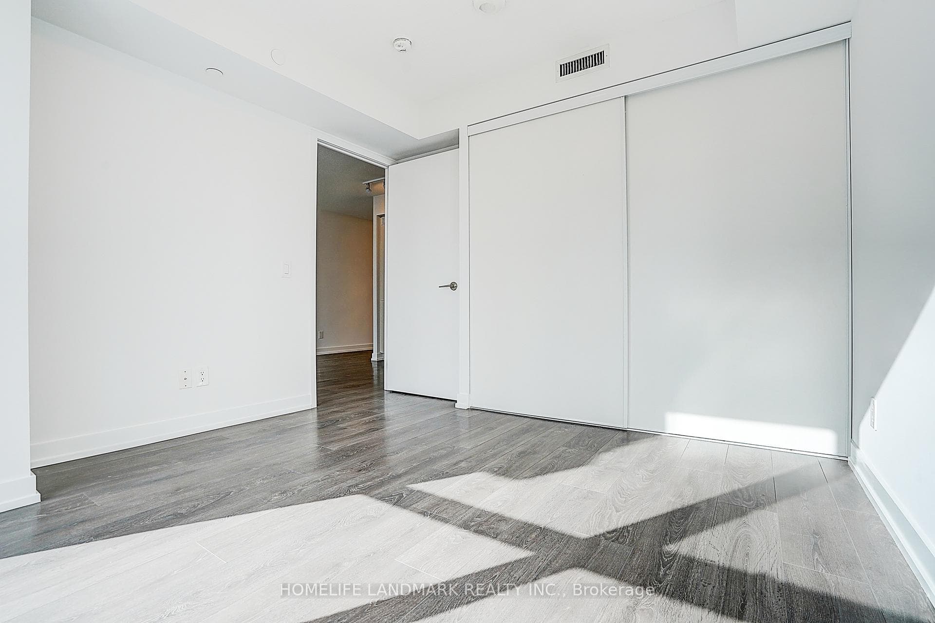 125 Redpath Avenue Unit 601 photo 21