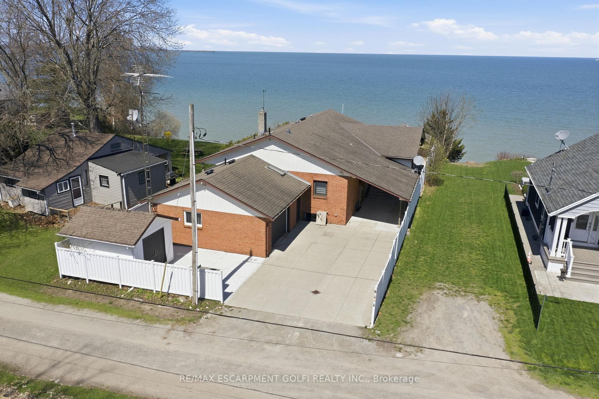 8 Firelane 14D Road photo 42
