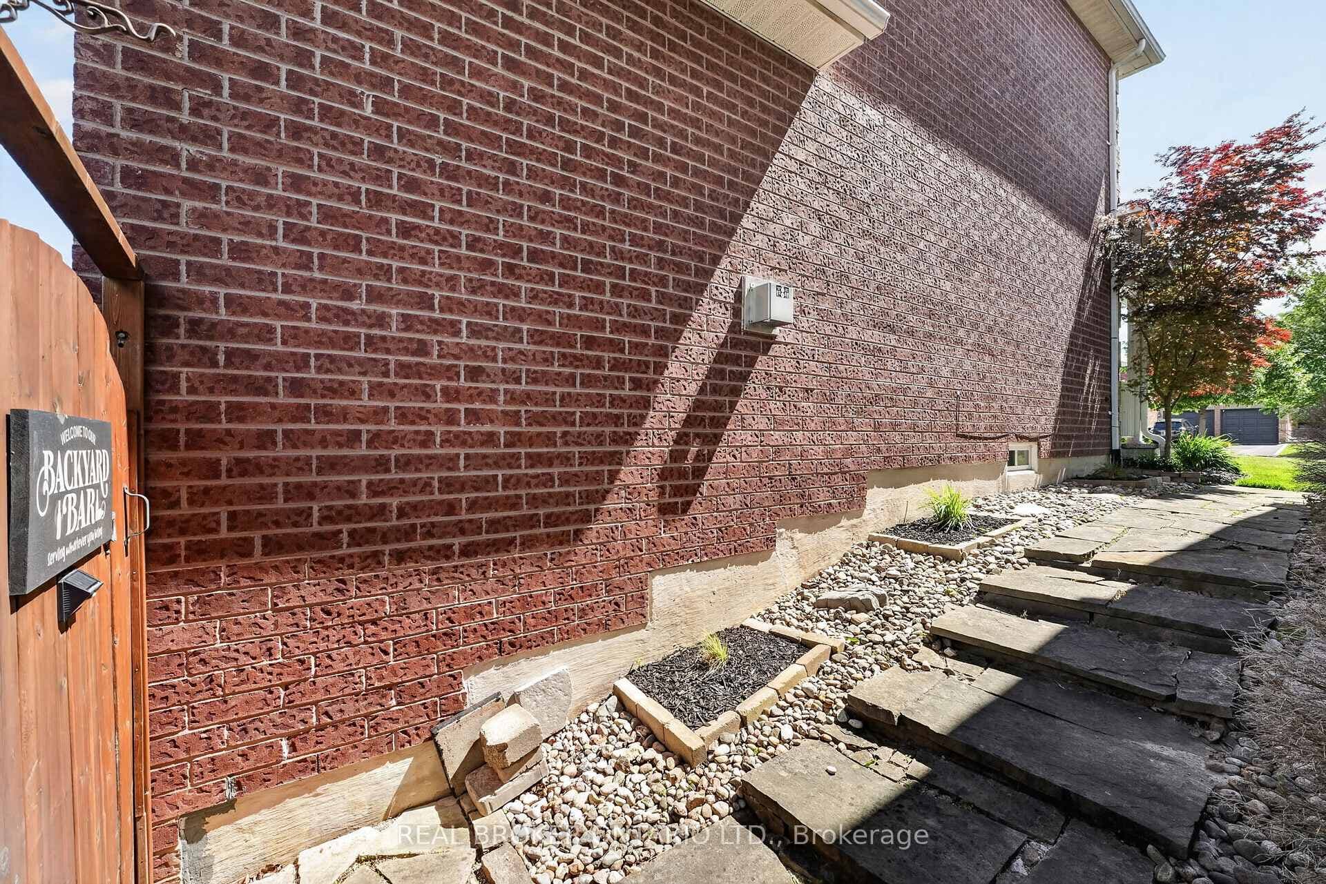 74 Harley Avenue photo 45