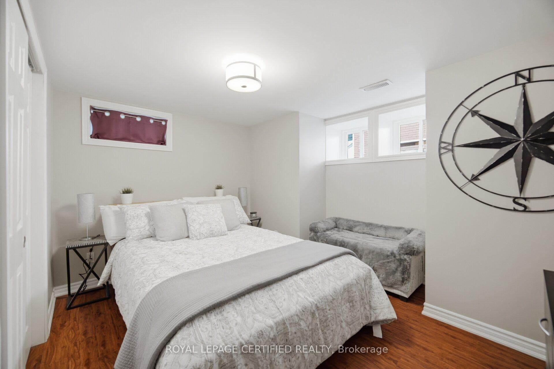 8 Elizabeth Street photo 37