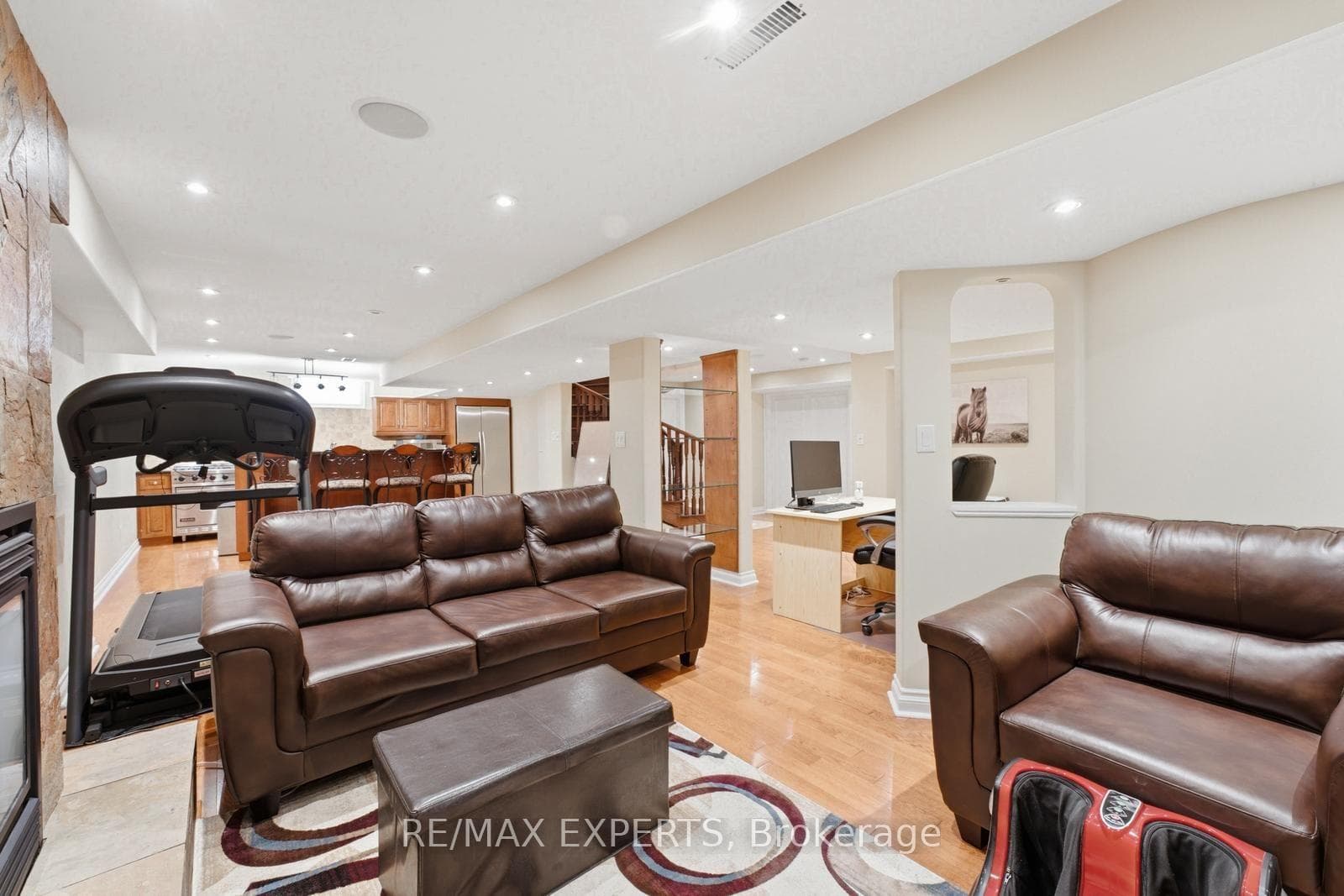 215 Velmar Drive photo 34