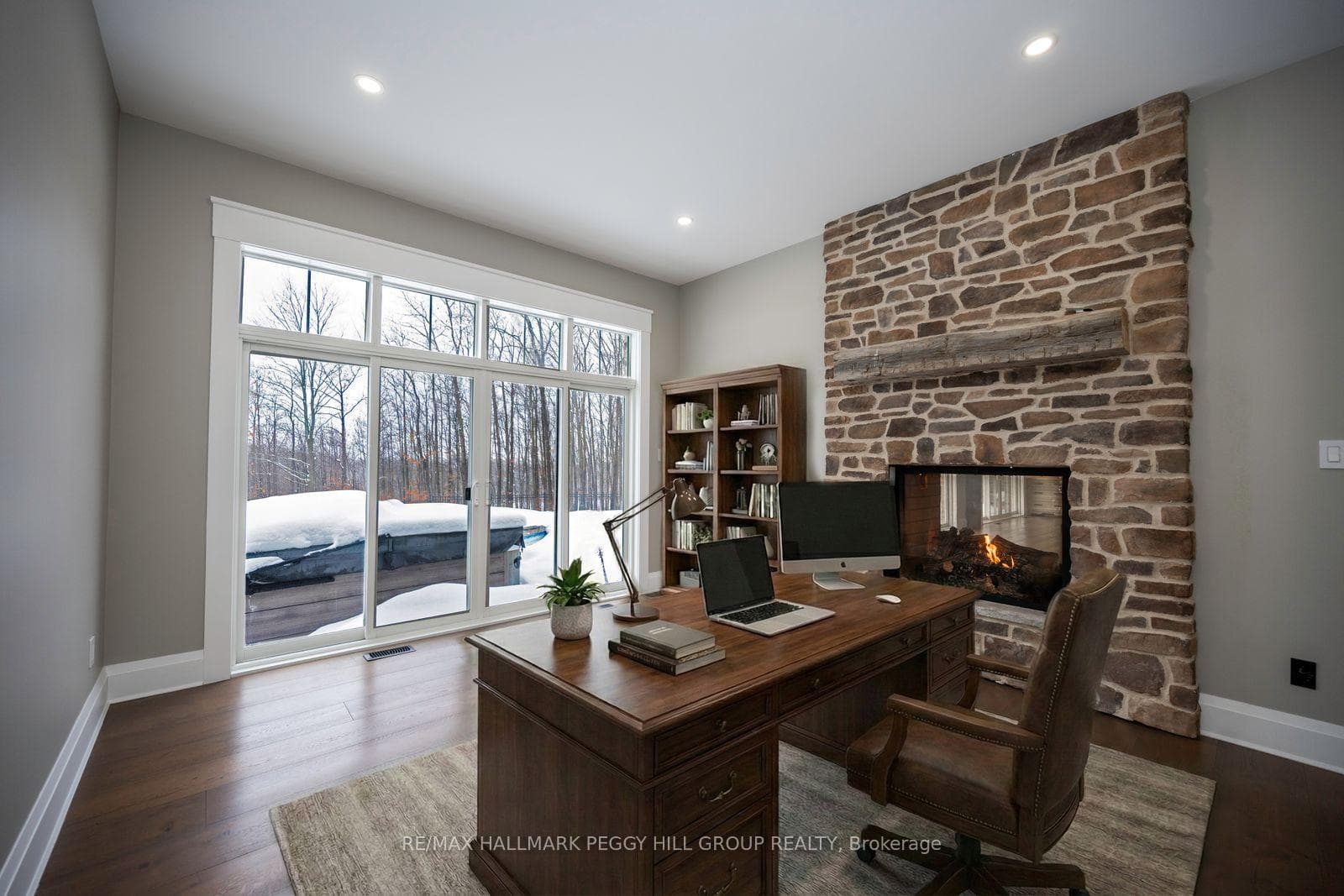 16 Heron Boulevard photo 10