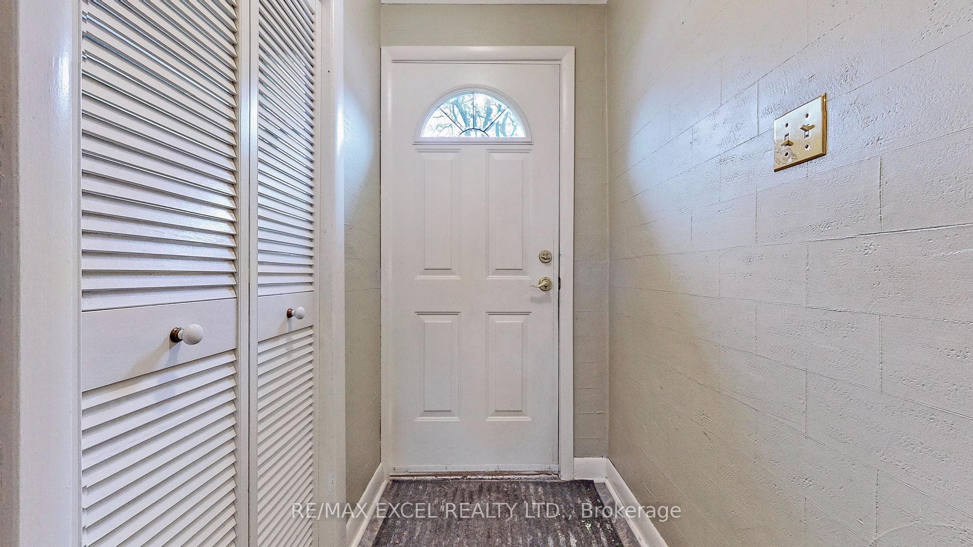 54 Centre Avenue photo 21