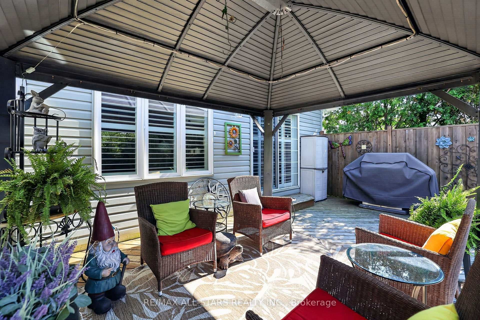 38 Evelyn Avenue photo 21