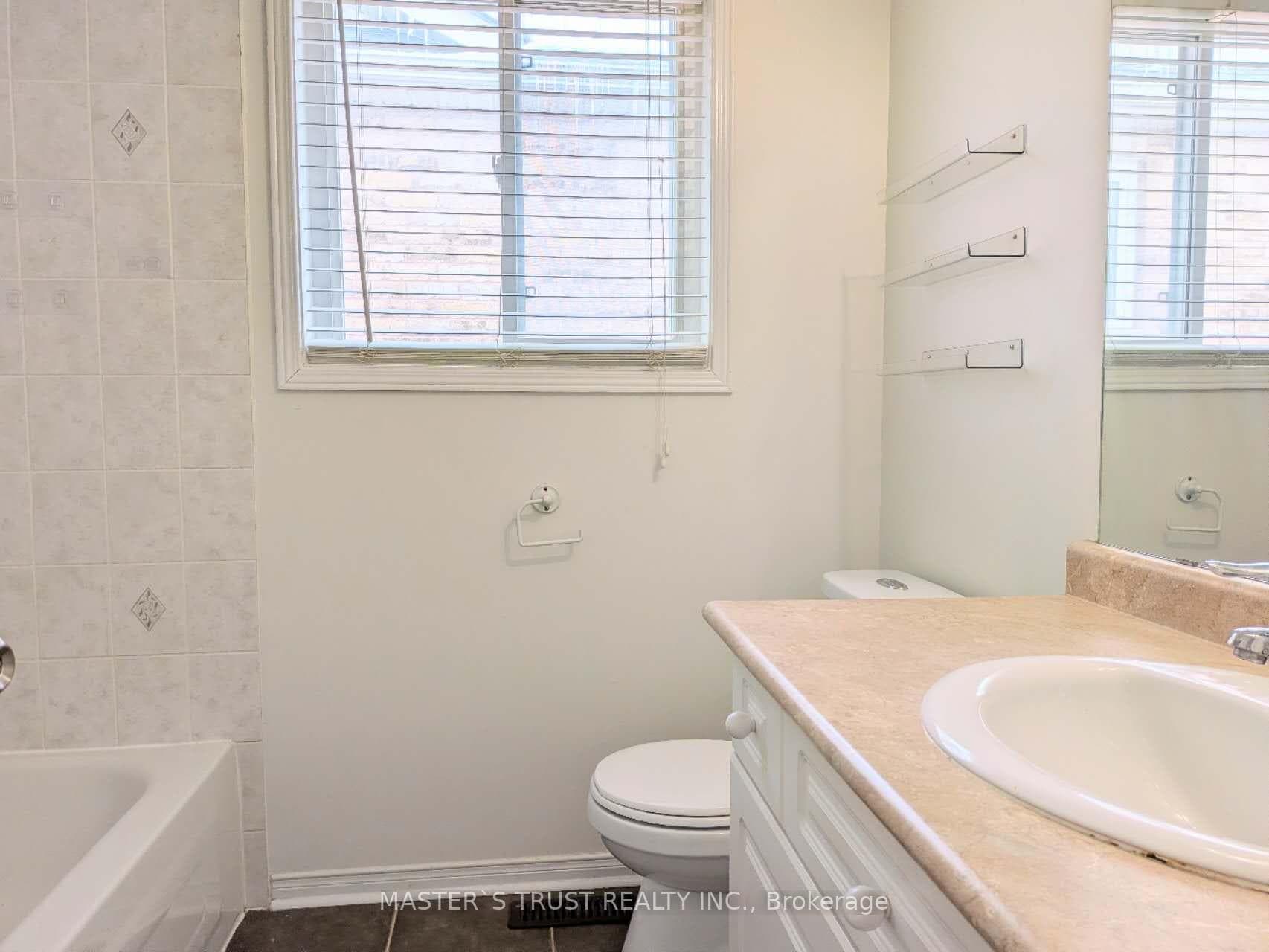 66 Gail Parks Crescent photo 12