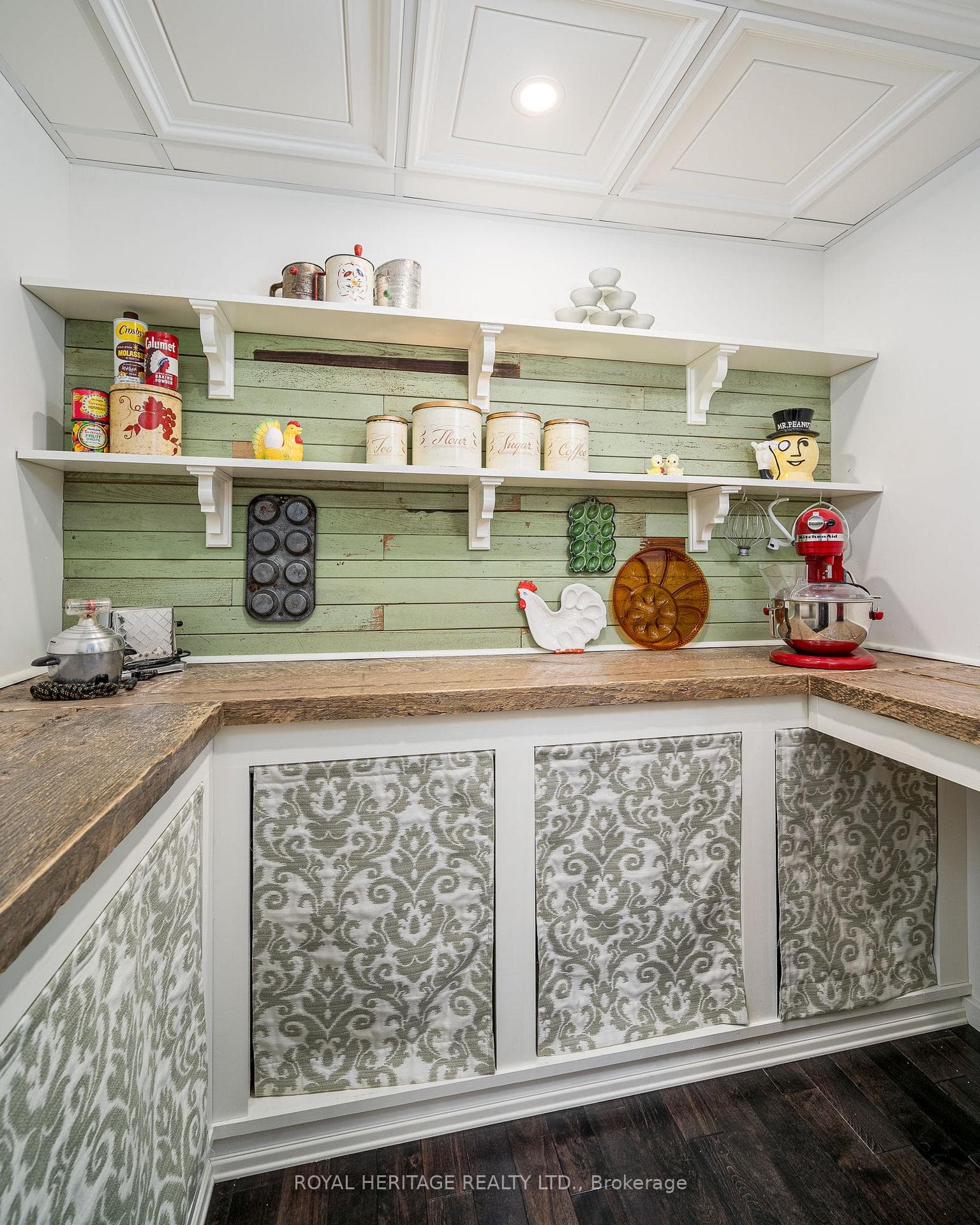 Butler Pantry