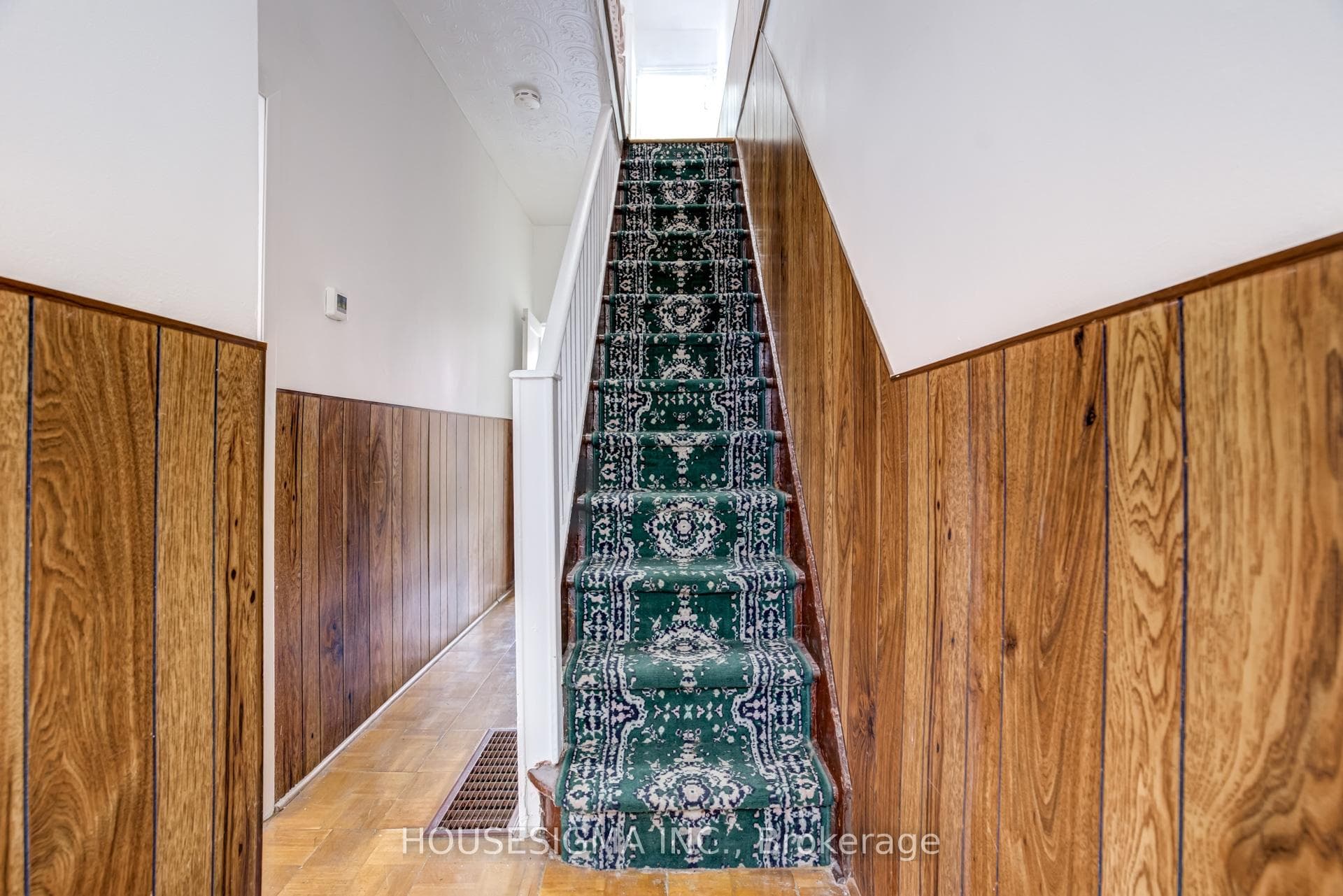 726 Adelaide Street photo 13