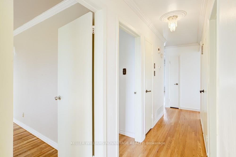 29 Lehar Crescent photo 9