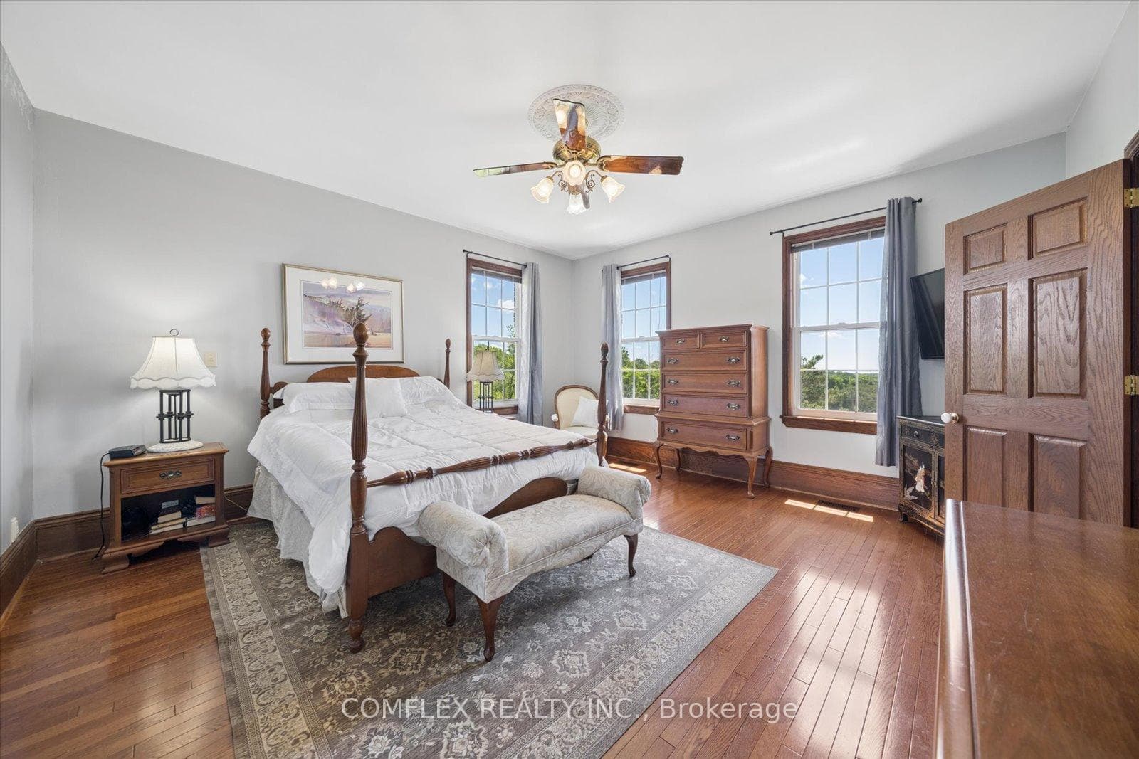 1150 Raglan Road photo 23