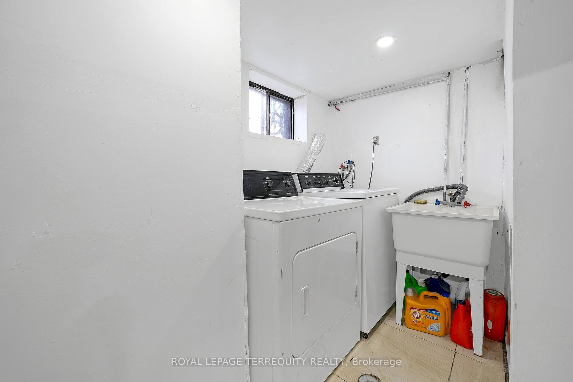 34 Downsview Avenue photo 29