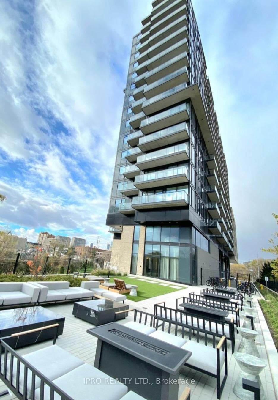 86 Dundas Street Unit 426 photo 2