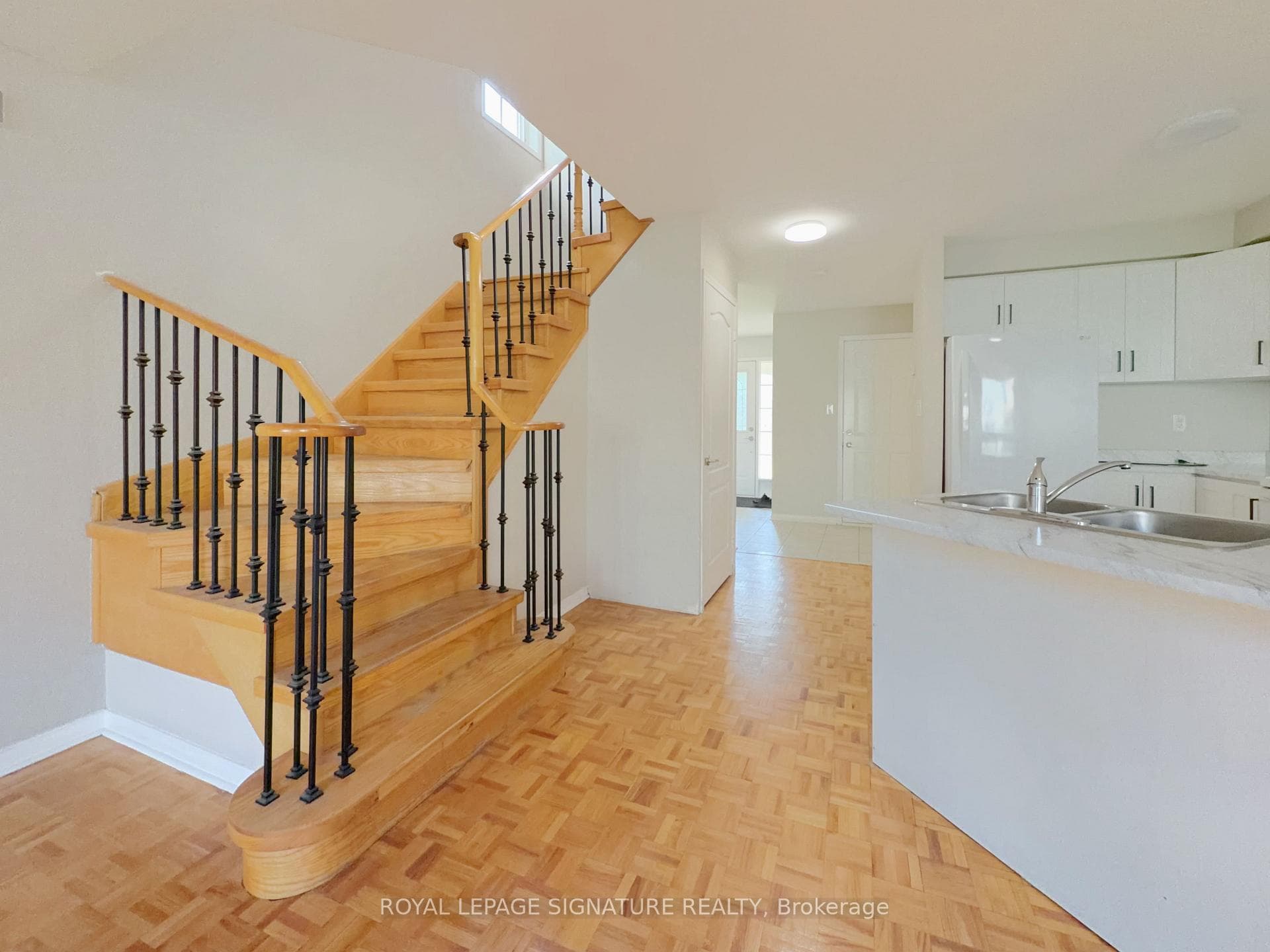 3321 Raindance Crescent photo 15