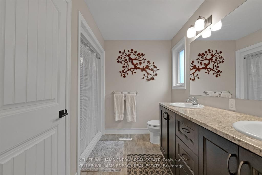 36 Cortland Way photo 28
