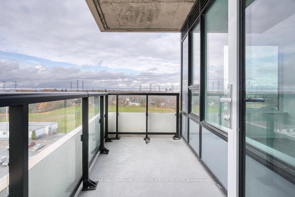 8188 Yonge Street Unit 805 photo 28