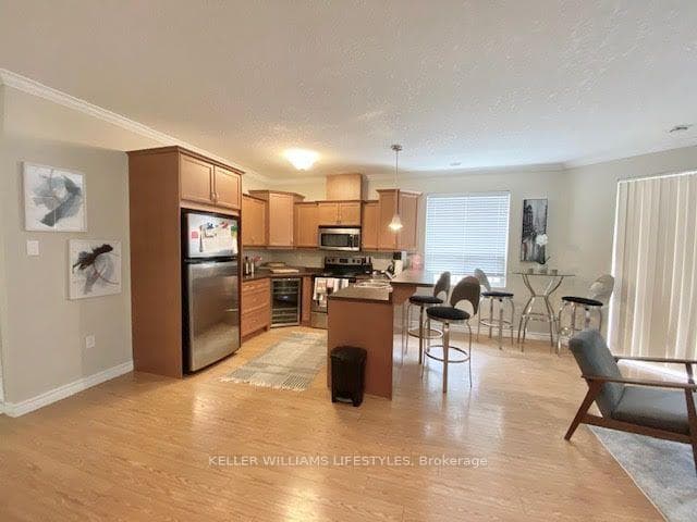 435 Colborne Street Unit 202 photo 4