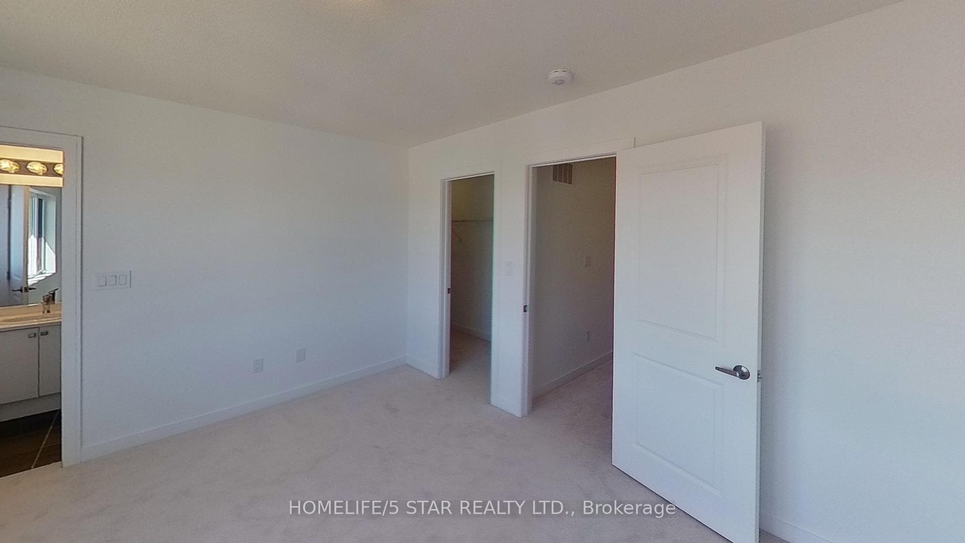 137 Blue Forest Crescent photo 13