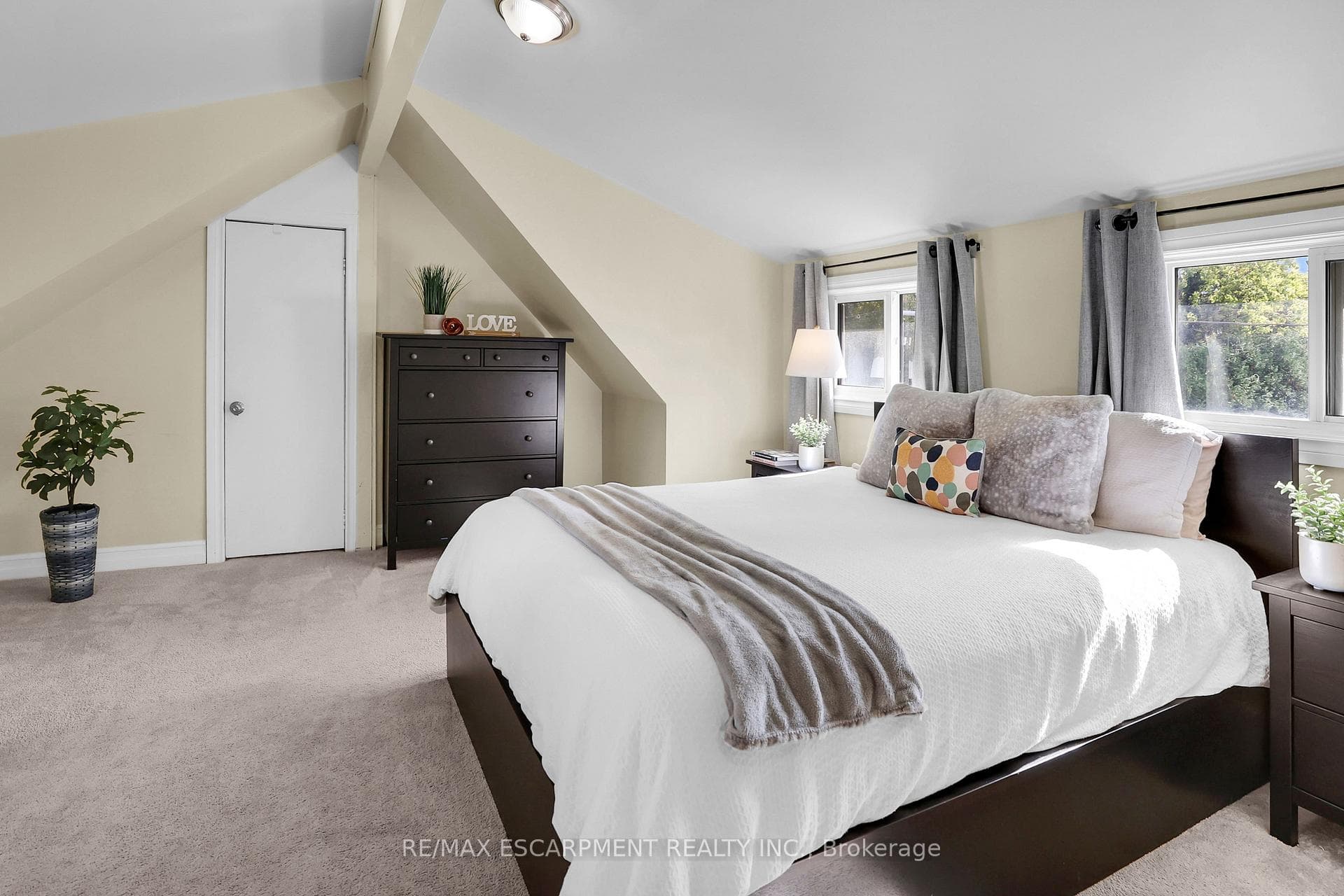 136 South Street photo 14