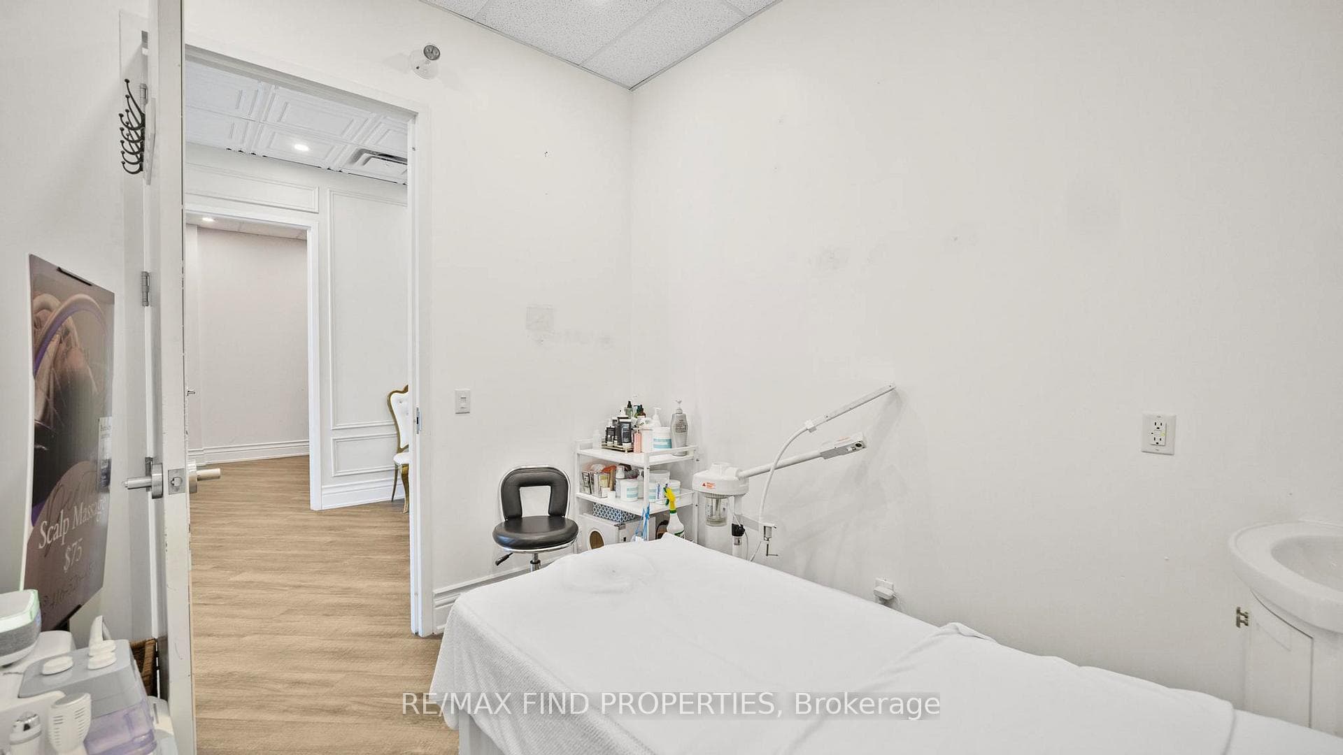 216 Oak Park Boulevard Unit 110 photo 16